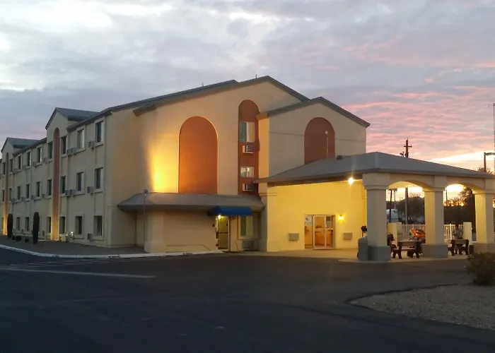 America's Choice & Motel