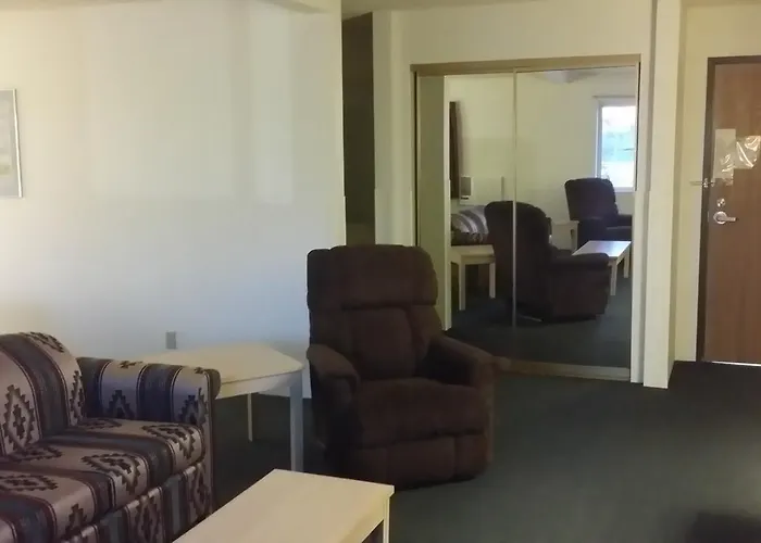 Motel America's Choice &